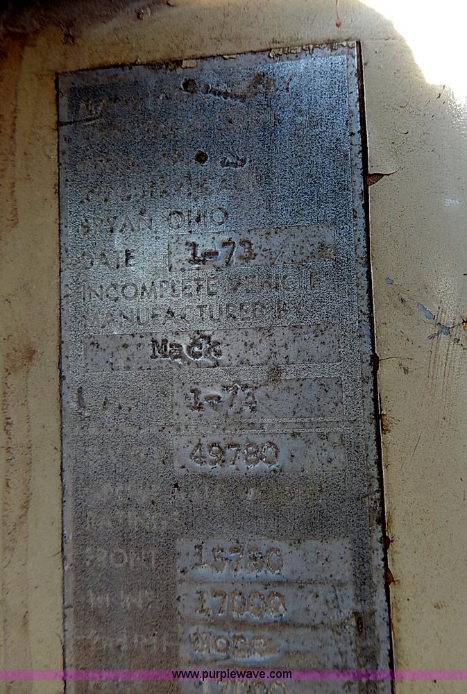 image for item I3749 1973 Mack DM600 water truck