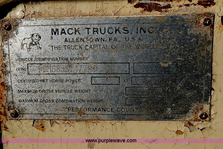 image for item I3749 1973 Mack DM600 water truck