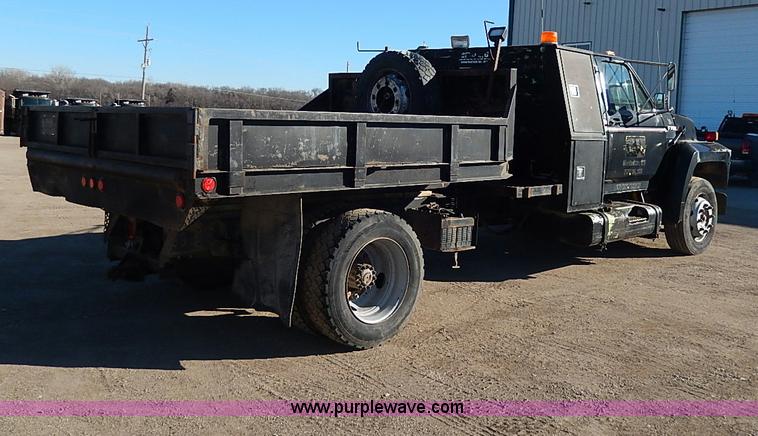 image for item I3750 1989 Ford F700 Custom Cab dump bed truck