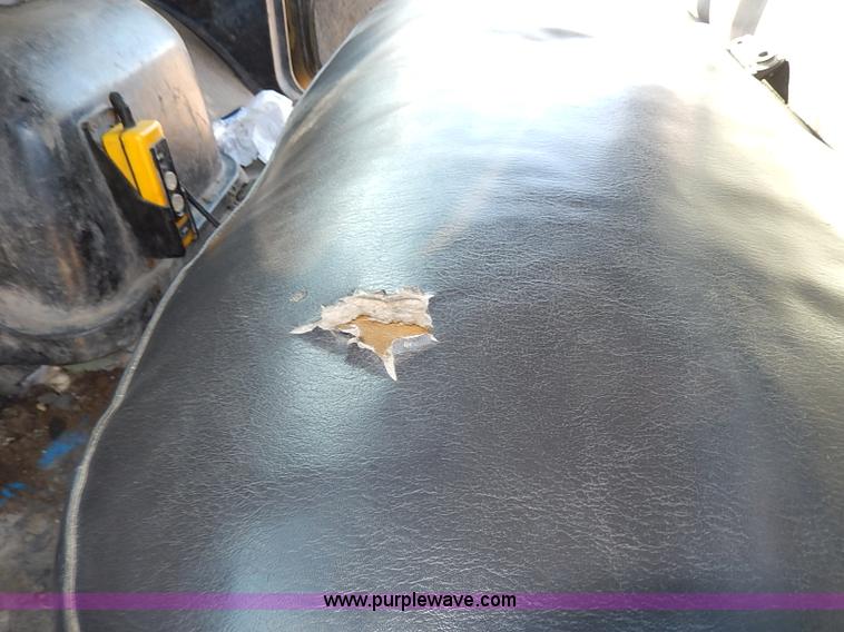 image for item I3750 1989 Ford F700 Custom Cab dump bed truck