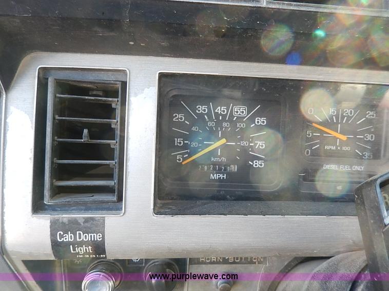 image for item I3750 1989 Ford F700 Custom Cab dump bed truck