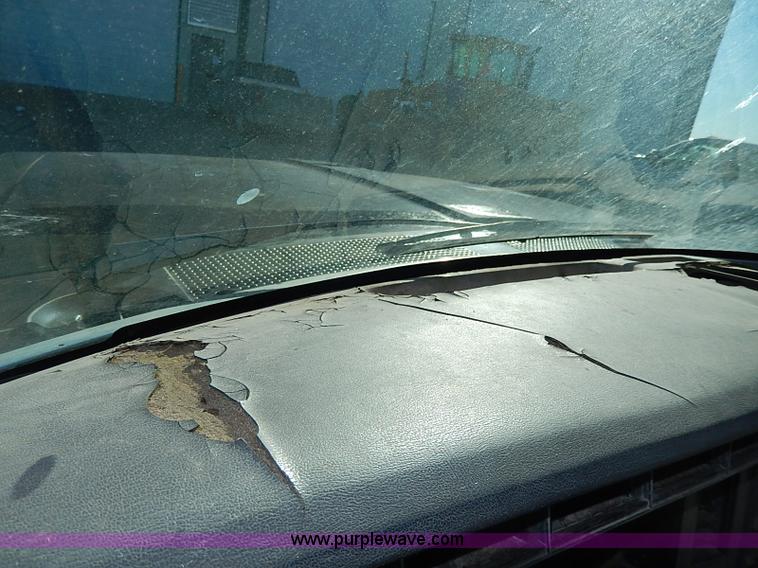 image for item I3750 1989 Ford F700 Custom Cab dump bed truck