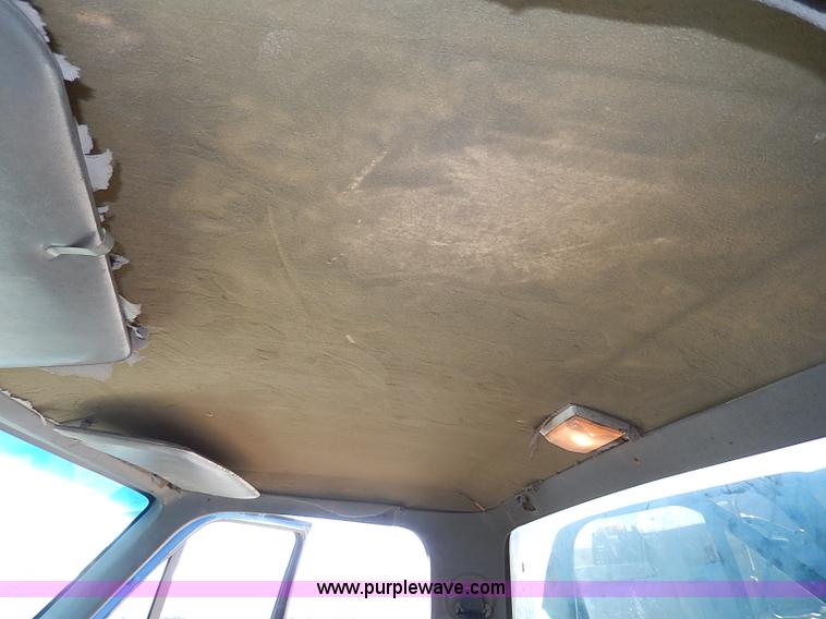 image for item I3750 1989 Ford F700 Custom Cab dump bed truck