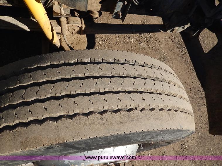 image for item I3750 1989 Ford F700 Custom Cab dump bed truck