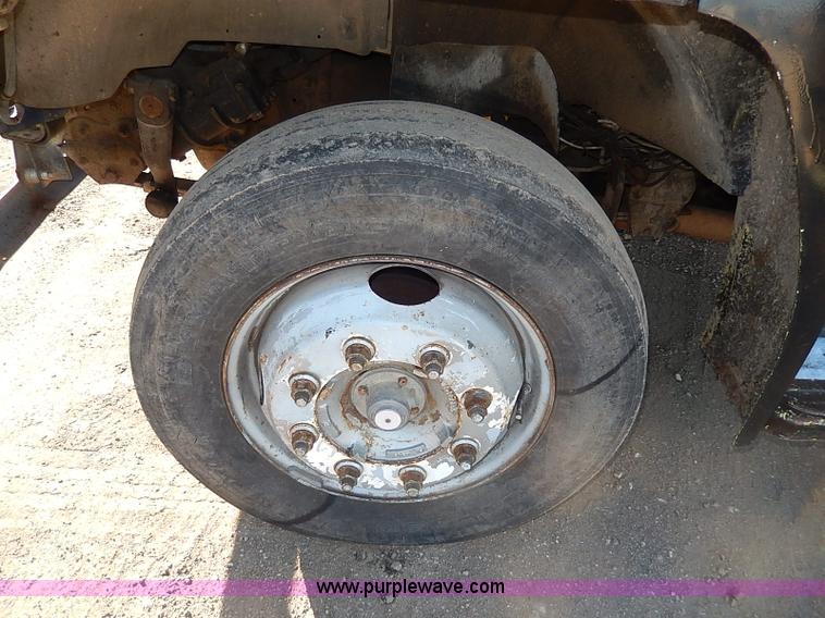 image for item I3750 1989 Ford F700 Custom Cab dump bed truck