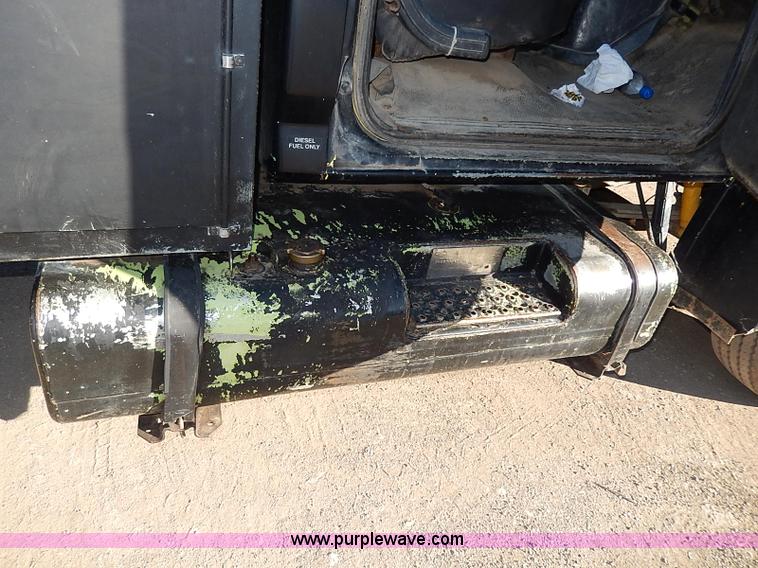 image for item I3750 1989 Ford F700 Custom Cab dump bed truck