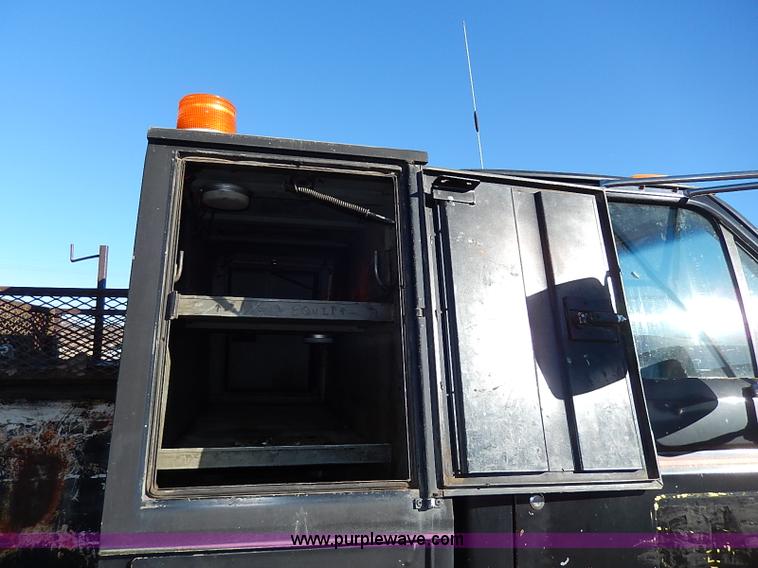 image for item I3750 1989 Ford F700 Custom Cab dump bed truck