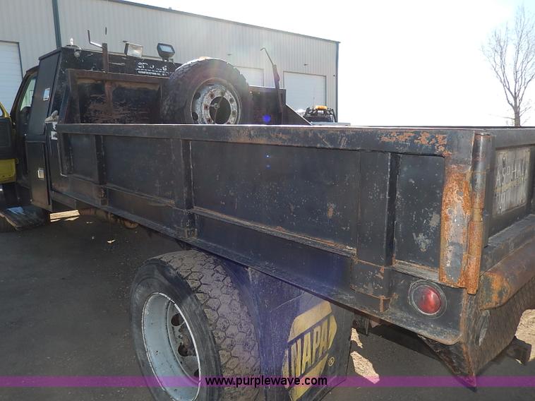 image for item I3750 1989 Ford F700 Custom Cab dump bed truck