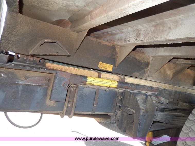 image for item I3750 1989 Ford F700 Custom Cab dump bed truck