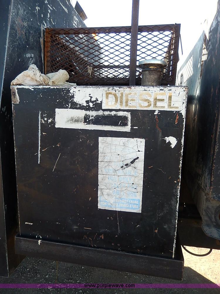 image for item I3750 1989 Ford F700 Custom Cab dump bed truck