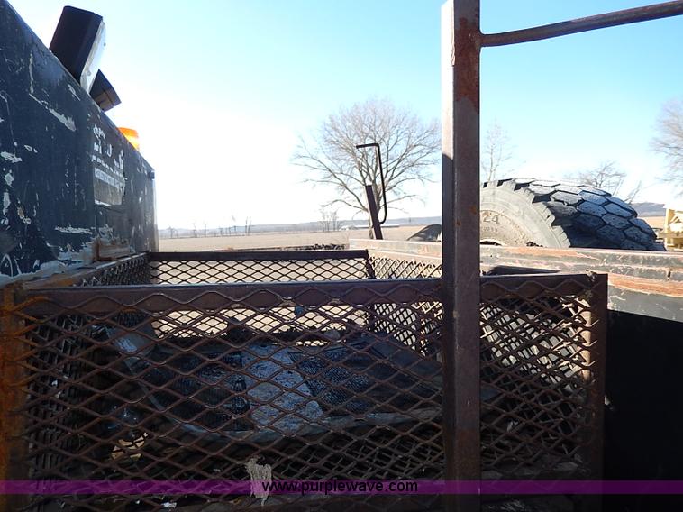 image for item I3750 1989 Ford F700 Custom Cab dump bed truck