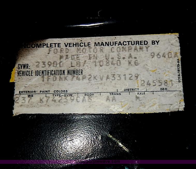 image for item I3750 1989 Ford F700 Custom Cab dump bed truck