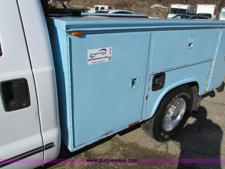image for item I4195 1999 Ford F250 Super Duty XL utility truck
