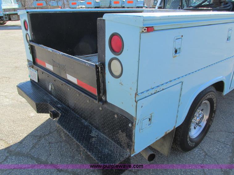 image for item I4195 1999 Ford F250 Super Duty XL utility truck