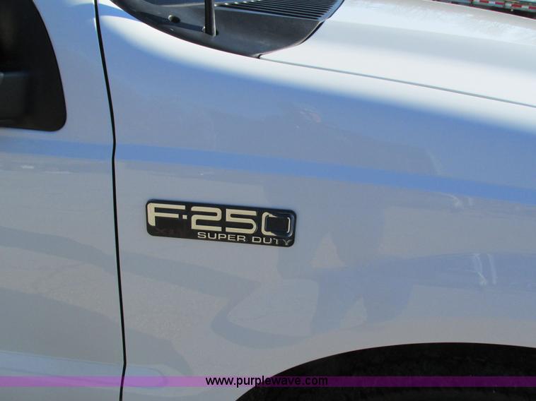 image for item I4195 1999 Ford F250 Super Duty XL utility truck