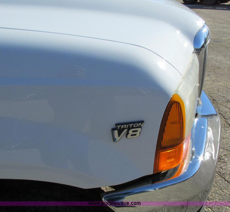 image for item I4195 1999 Ford F250 Super Duty XL utility truck