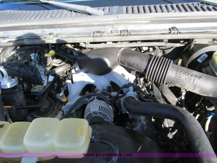 image for item I4195 1999 Ford F250 Super Duty XL utility truck