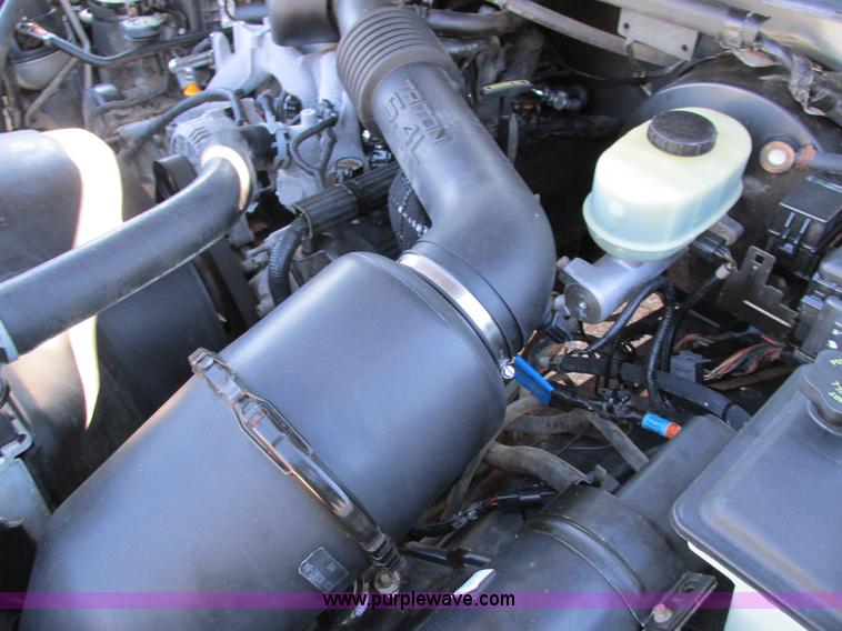 image for item I4195 1999 Ford F250 Super Duty XL utility truck