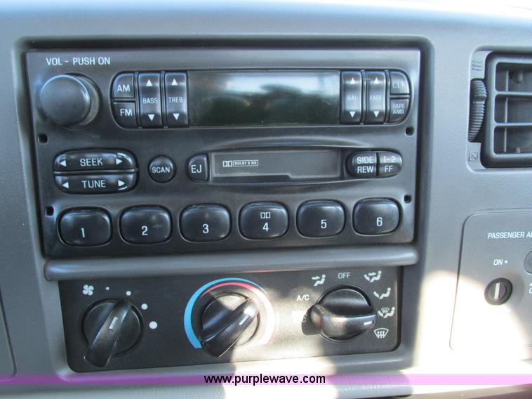 image for item I4195 1999 Ford F250 Super Duty XL utility truck