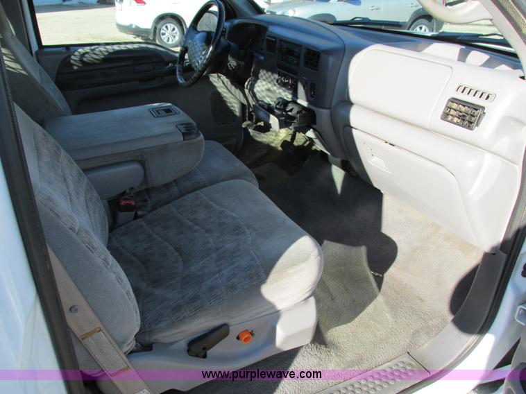 image for item I4195 1999 Ford F250 Super Duty XL utility truck