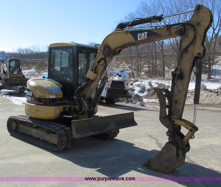image for item I4197 2005 Caterpillar 305CR mini excavator