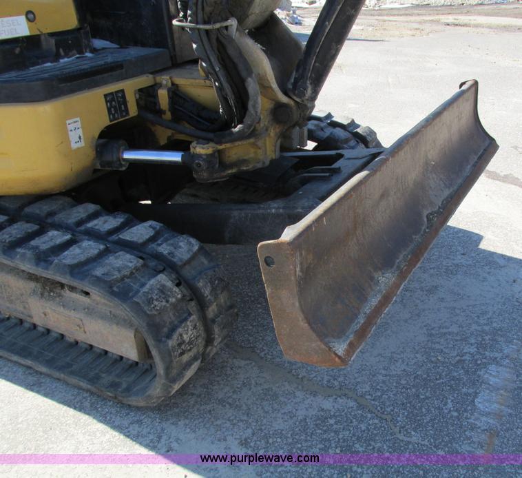 image for item I4197 2005 Caterpillar 305CR mini excavator