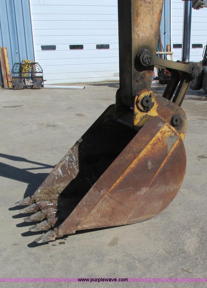 image for item I4198 1994 Hitachi EX150 excavator