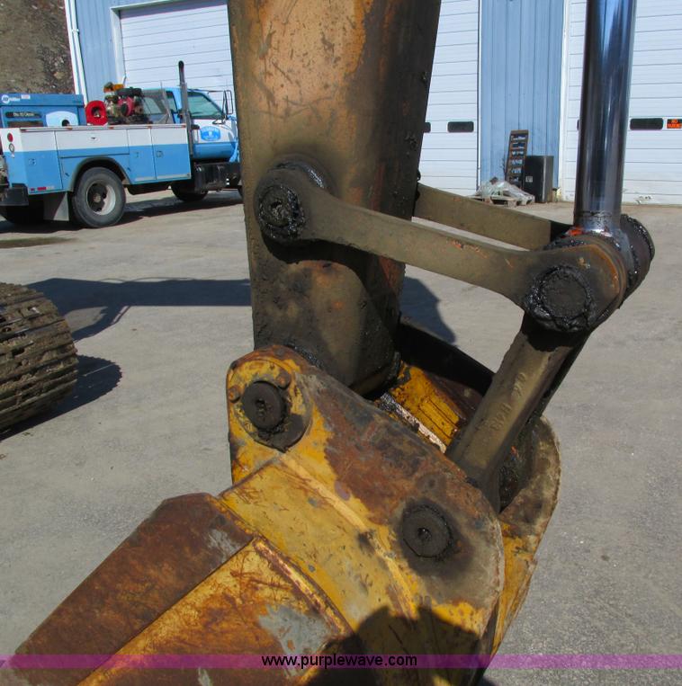 image for item I4198 1994 Hitachi EX150 excavator