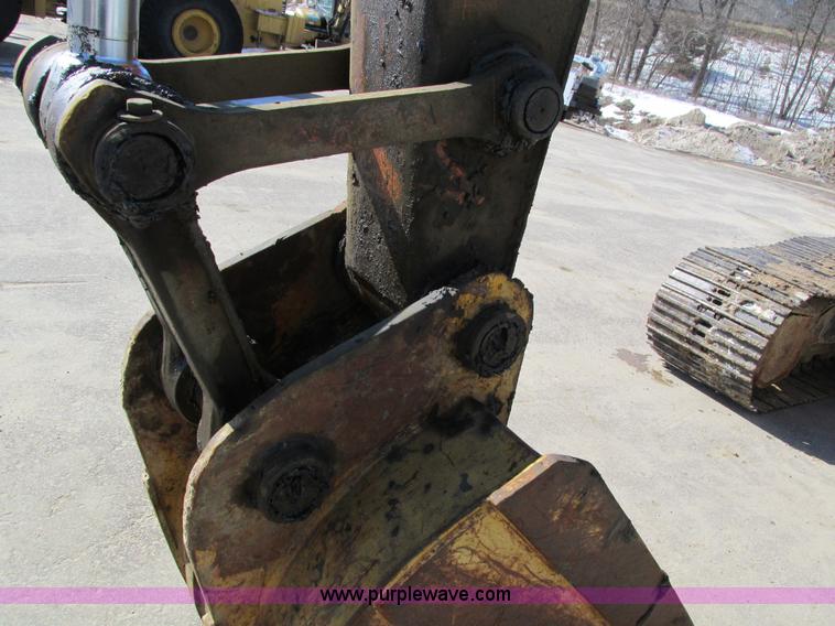 image for item I4198 1994 Hitachi EX150 excavator