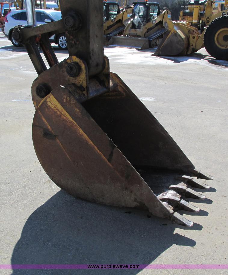 image for item I4198 1994 Hitachi EX150 excavator