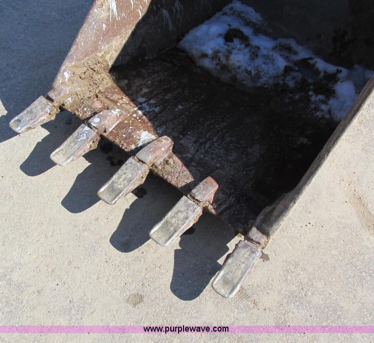 image for item I4198 1994 Hitachi EX150 excavator