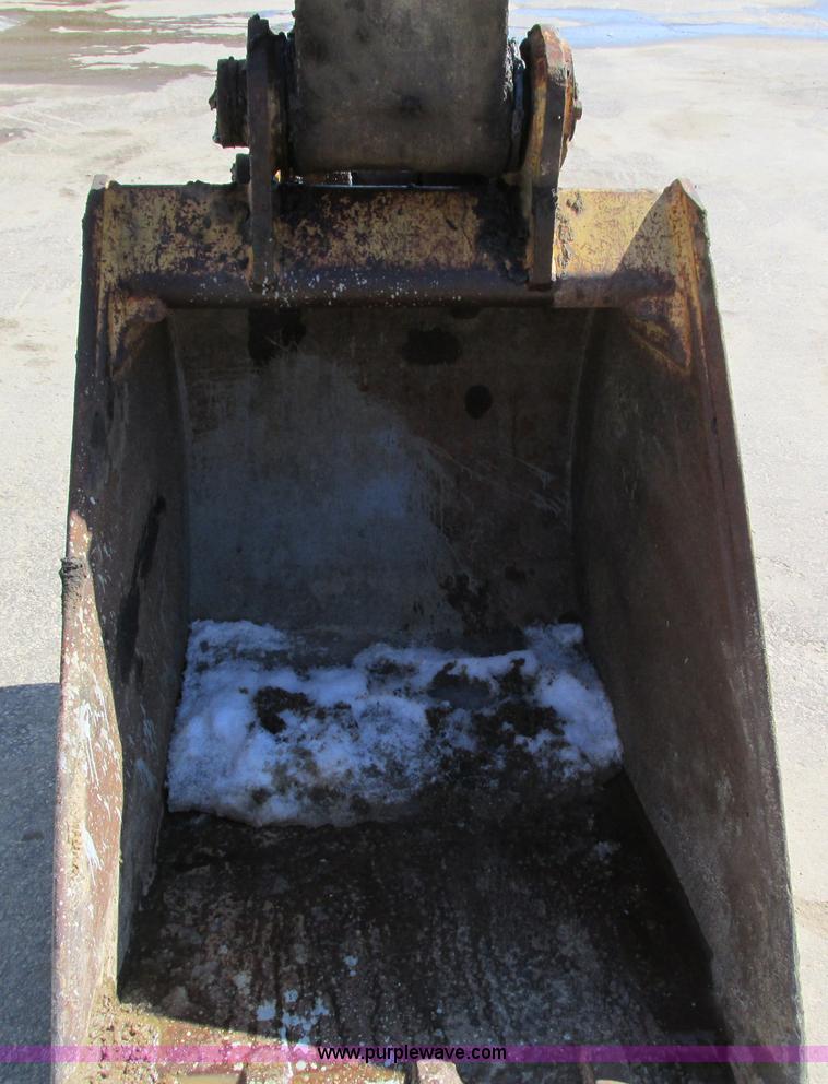 image for item I4198 1994 Hitachi EX150 excavator