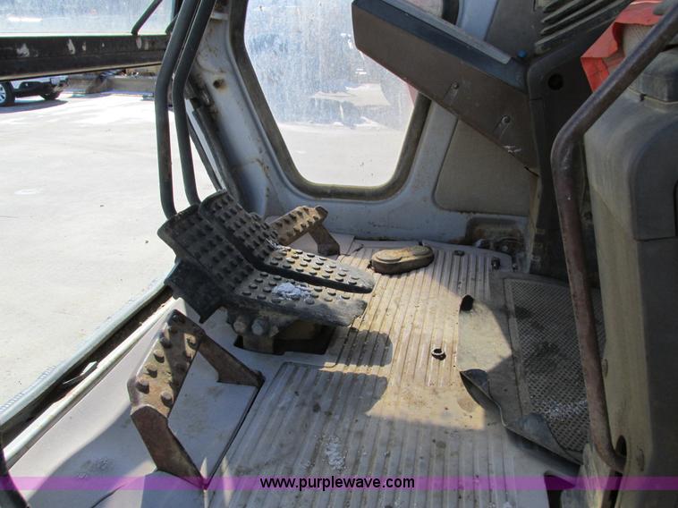 image for item I4198 1994 Hitachi EX150 excavator