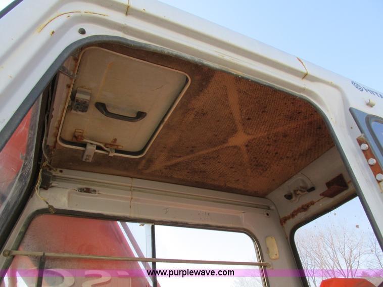 image for item I4198 1994 Hitachi EX150 excavator