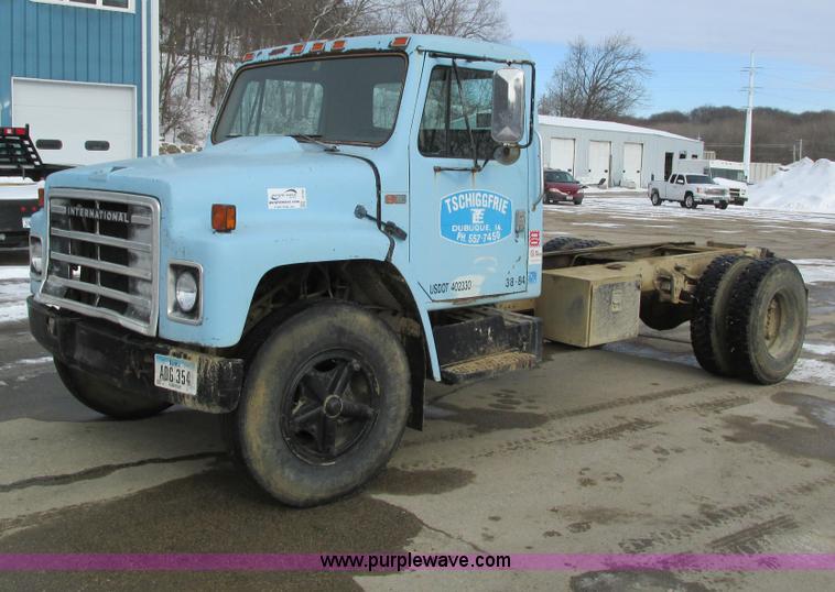 image for item I4199 1984 International S1600 truck cab and chassis