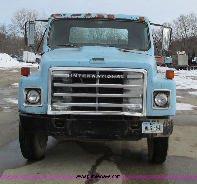 image for item I4199 1984 International S1600 truck cab and chassis