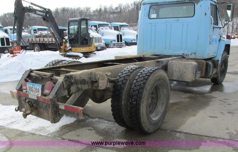 image for item I4199 1984 International S1600 truck cab and chassis