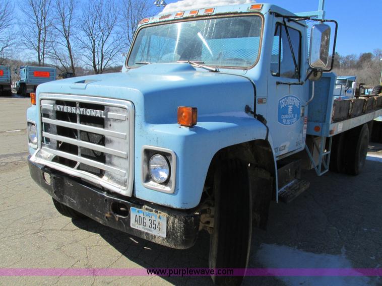 image for item I4199 1984 International S1600 truck cab and chassis