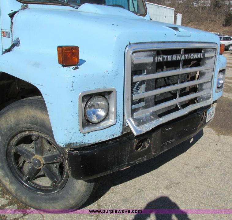 image for item I4199 1984 International S1600 truck cab and chassis