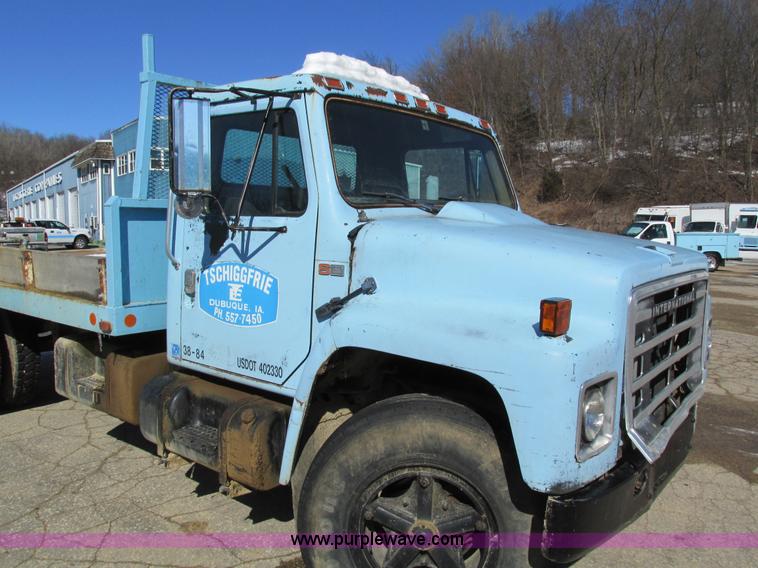 image for item I4199 1984 International S1600 truck cab and chassis