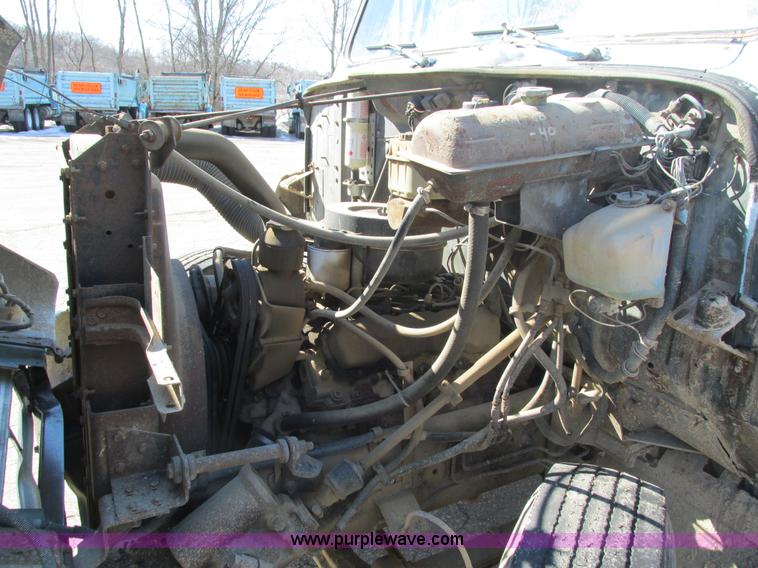 image for item I4199 1984 International S1600 truck cab and chassis