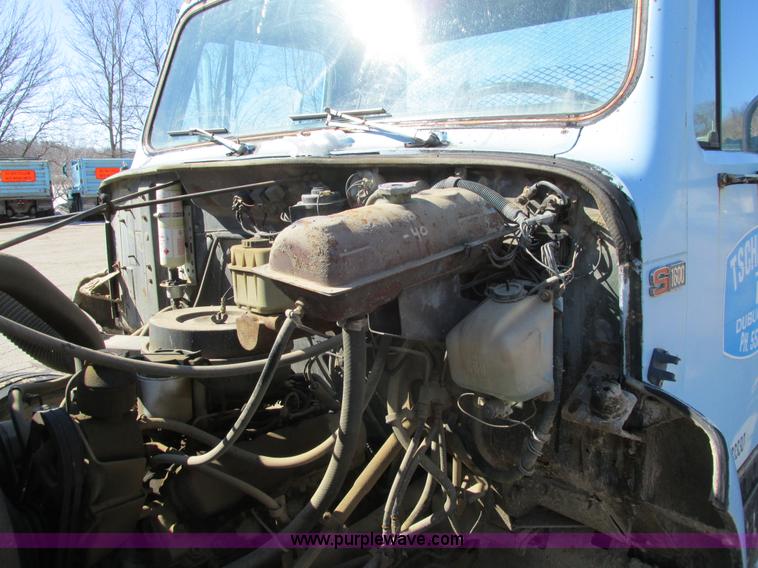 image for item I4199 1984 International S1600 truck cab and chassis