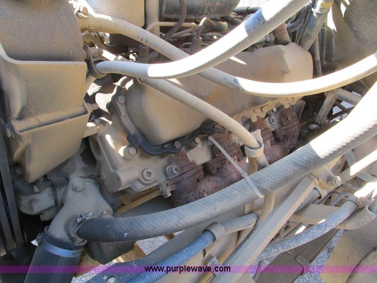 image for item I4199 1984 International S1600 truck cab and chassis