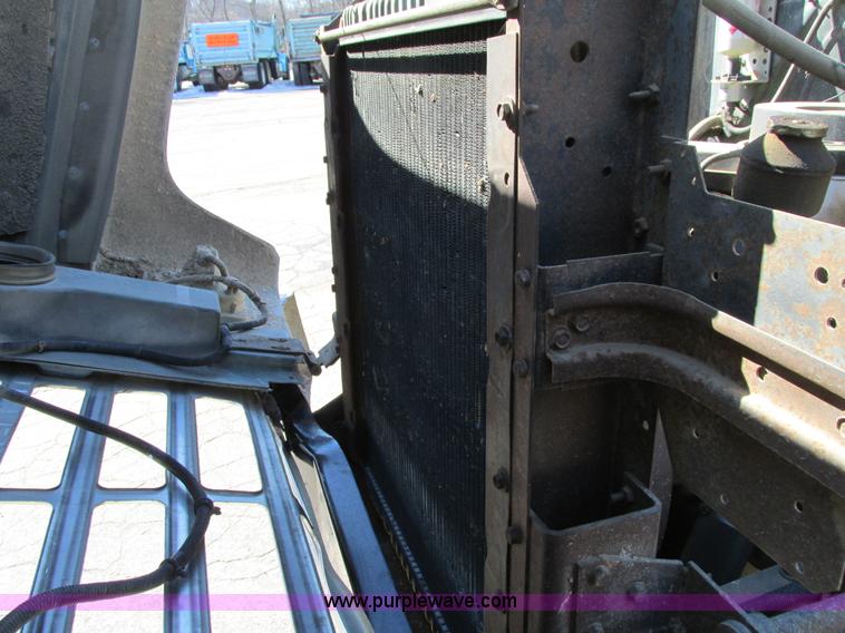 image for item I4199 1984 International S1600 truck cab and chassis