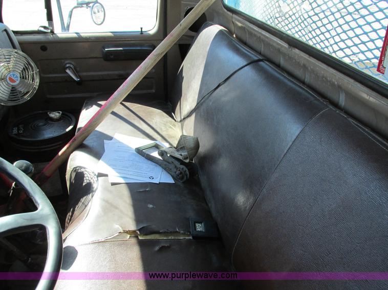 image for item I4199 1984 International S1600 truck cab and chassis