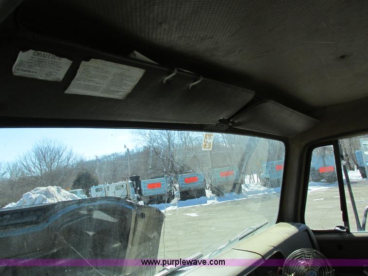 image for item I4199 1984 International S1600 truck cab and chassis