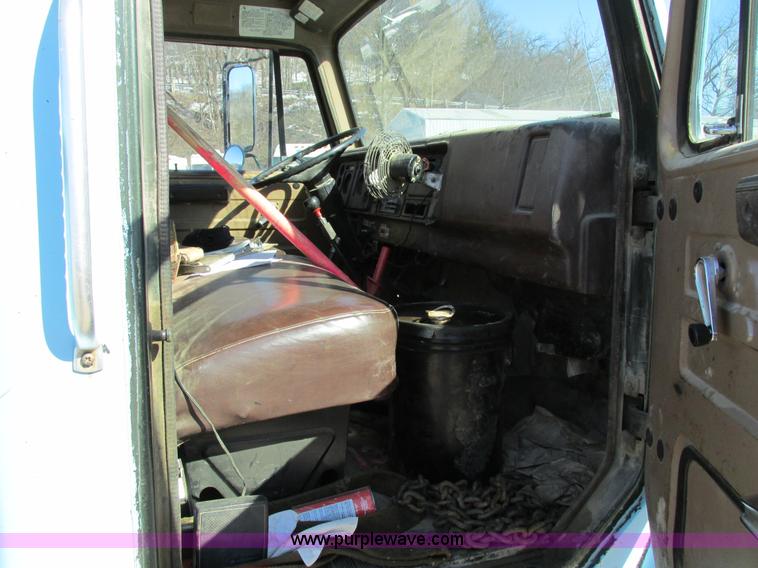 image for item I4199 1984 International S1600 truck cab and chassis