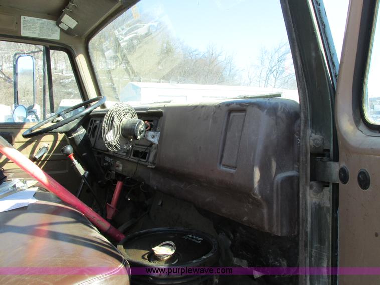 image for item I4199 1984 International S1600 truck cab and chassis