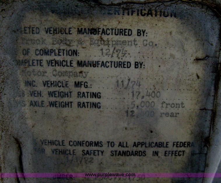 image for item I5618 1975 Ford F500 truck cab and chassis