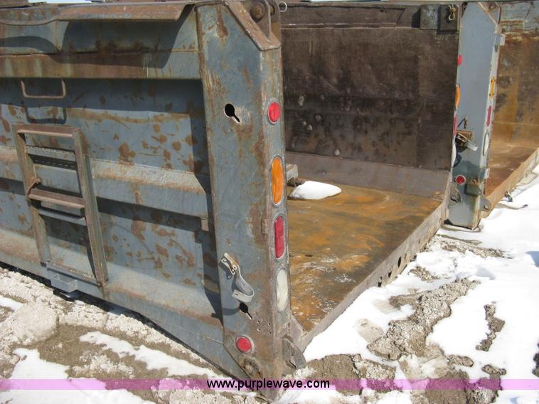 image for item I5622 2003 Warren WFL651-15 dump bed